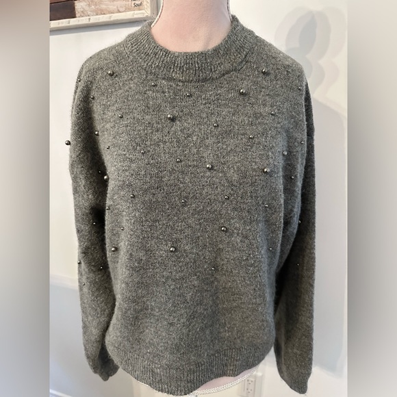 H&M pearl sweater ❤️ - Picture 5 of 6